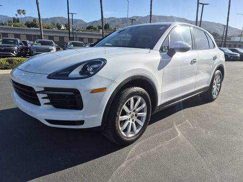 Used 2021 Porsche Cayenne AWD/4WD image 2