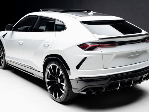 Used 2022 Lamborghini Urus image 23