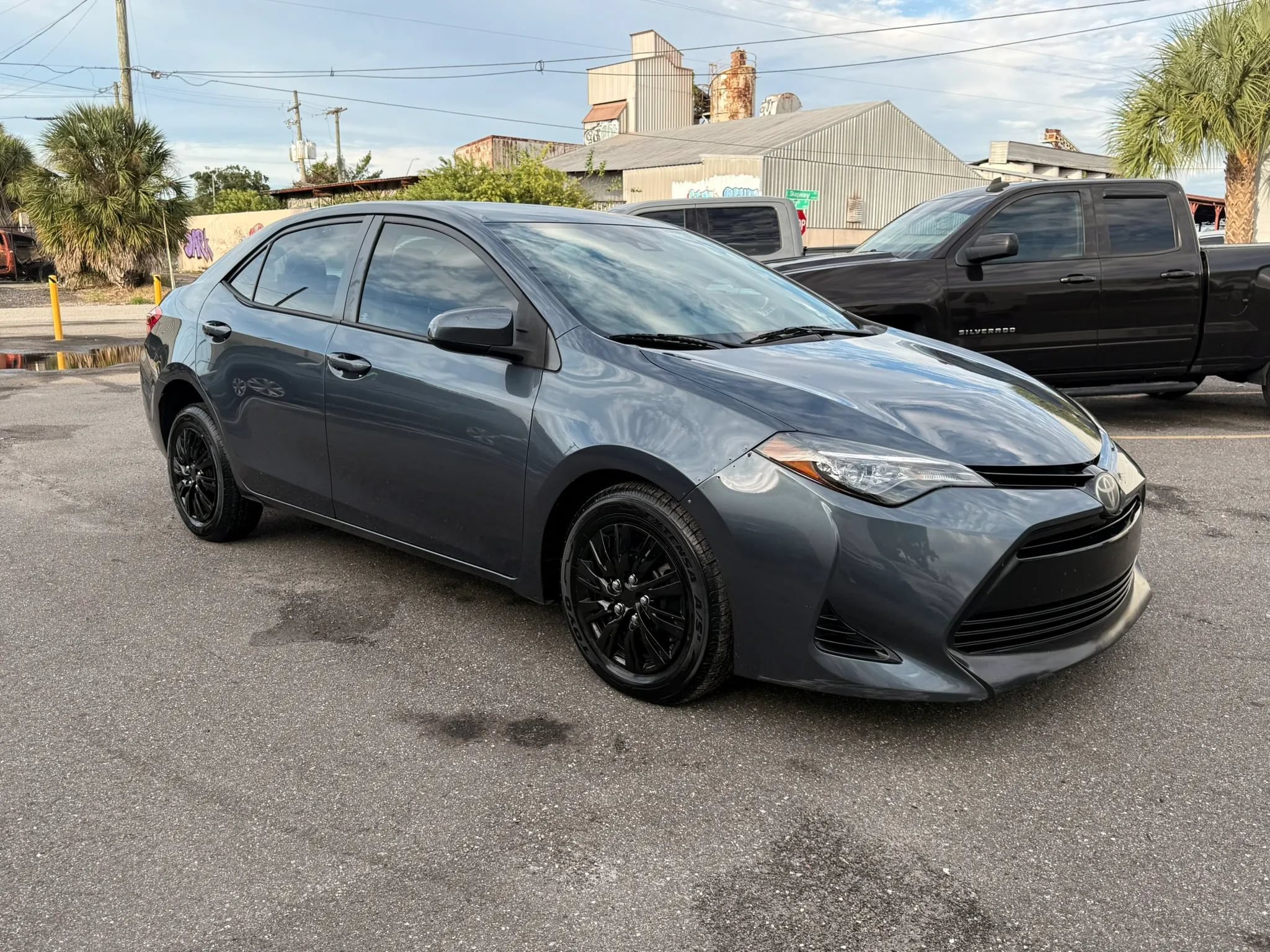 Used 2017 Toyota Corolla LE FWD image 7