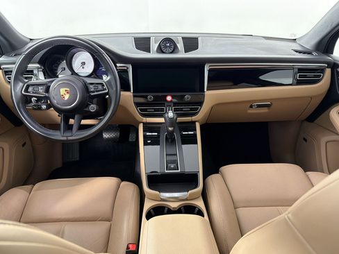 Certified 2024 Porsche Macan S AWD/4WD image 17