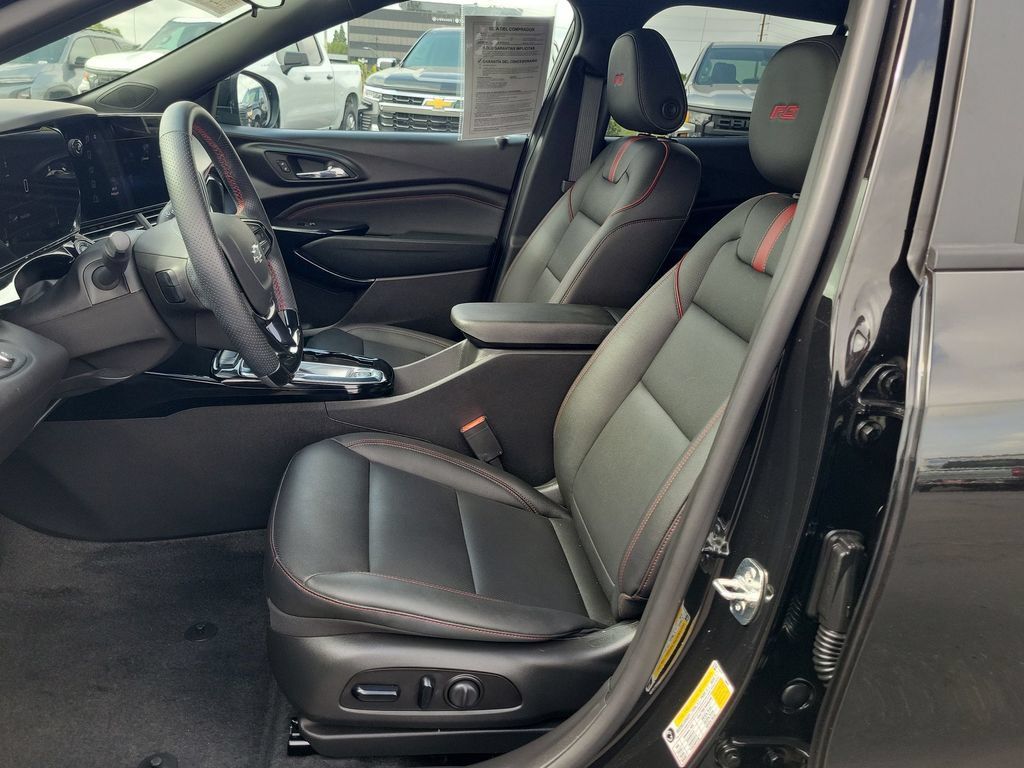 Used 2026 Chevrolet Trax RS w/ Driver Confidence Package FWD image 18