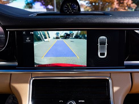 Used 2020 Porsche Panamera 4 image 15