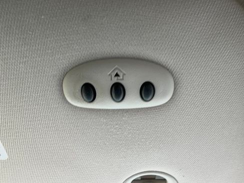 Used 2014 Chrysler Town & Country Touring-L w/ Driver Convenience Group FWD image 12