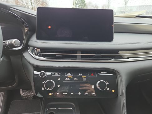 Used 2026 INFINITI QX60 Luxe w/ Cargo Package image 13