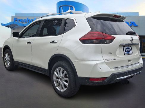 Used 2018 Nissan Rogue SV AWD/4WD image 4