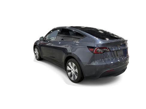 Certified 2023 Tesla Model Y Long Range AWD/4WD image 4
