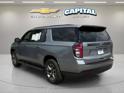 Used 2023 Chevrolet Suburban Z71 w/ Luxury Package AWD/4WD image 3