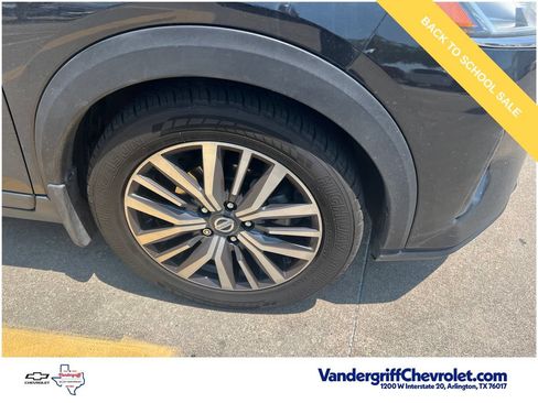 Used 2021 Nissan Kicks SV FWD image 17
