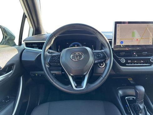 Used 2025 Toyota Corolla Hybrid Sedan image 18