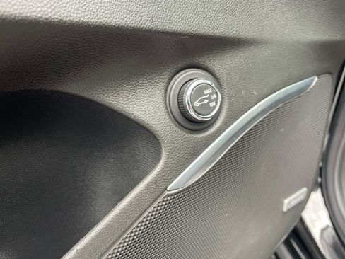 Used 2020 Buick Enclave Avenir w/ Avenir Technology Package image 16