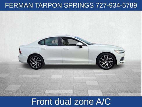 Used 2020 Volvo S60 T5 Momentum image 11