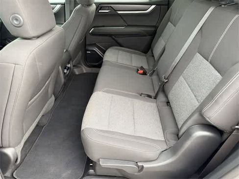 Used 2025 GMC Acadia Elevation image 7