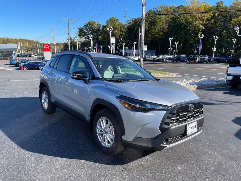 New 2026 Toyota Corolla Cross LE w/ Moonroof Package AWD/4WD image 2