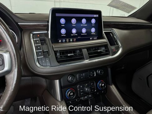 Used 2021 Chevrolet Tahoe Z71 w/ Z71 Off-Road Package AWD/4WD image 19