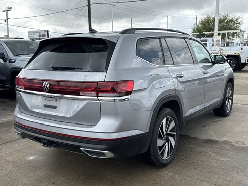 Used 2025 Volkswagen Atlas SE image 13