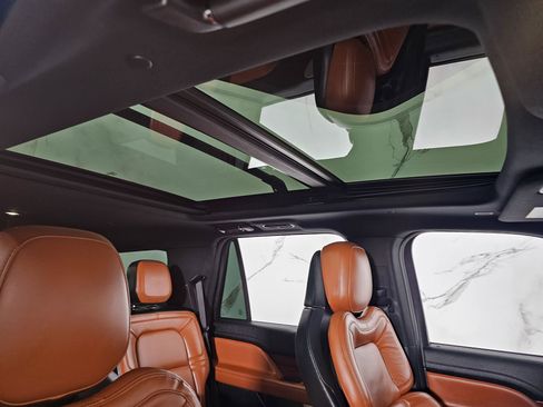 Used 2021 Lincoln Navigator Reserve AWD/4WD image 21