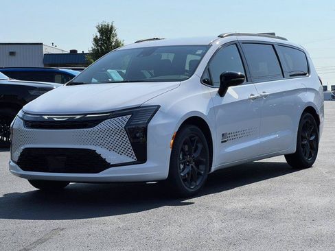 New 2027 Chrysler Pacifica Select FWD image 2