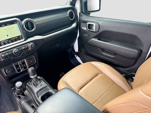 Used 2022 Jeep Wrangler Unlimited Sahara w/ Cold Weather Group AWD/4WD image 26