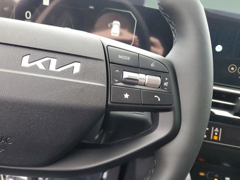 New 2026 Kia Sportage SX FWD image 9