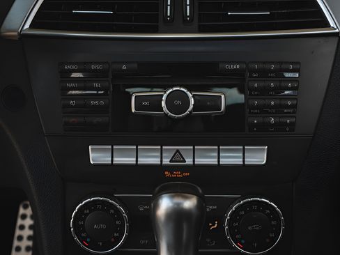 Used 2014 Mercedes-Benz C 250 Sport image 23