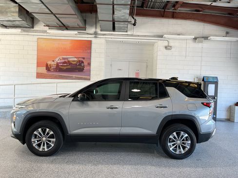 New 2026 Chevrolet Equinox LT w/ Convenience Package II FWD image 5