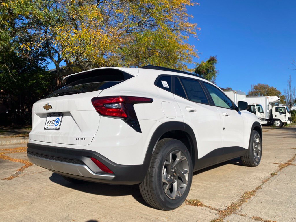 New 2026 Chevrolet Trax LT w/ LT Convenience Package FWD image 4