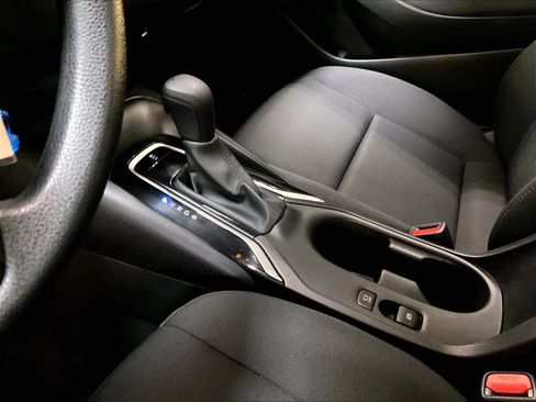 Used 2025 Toyota Corolla LE image 20