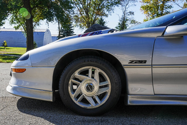 Used 1995 Chevrolet Camaro Z28 RWD image 3