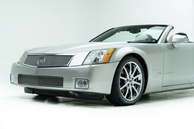 Used 2006 Cadillac XLR V RWD image 10
