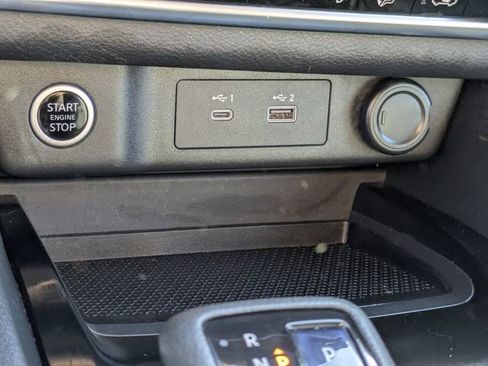 Used 2022 Nissan Rogue SV image 17