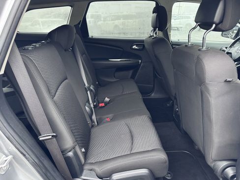Used 2017 Dodge Journey SE image 28