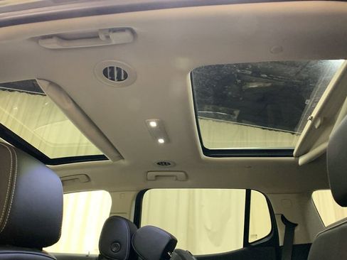 Used 2021 GMC Acadia Denali w/ Denali Technology Package image 28