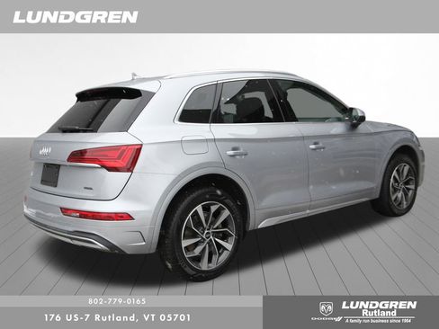 Used 2021 Audi Q5 2.0T Premium w/ Convenience Package image 3