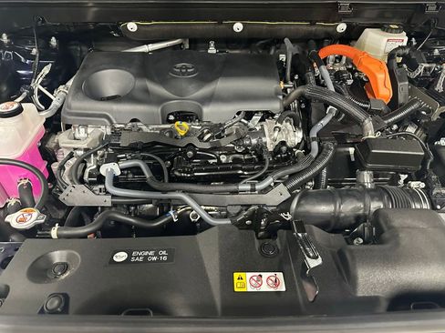 Used 2025 Toyota RAV4 XLE AWD/4WD image 67