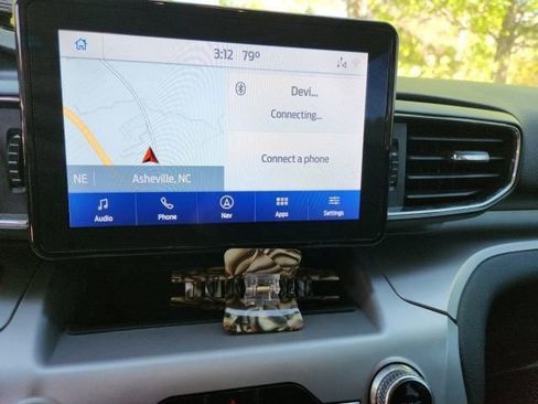 Used 2020 Ford Explorer XLT w/ Equipment Group 202A image 5