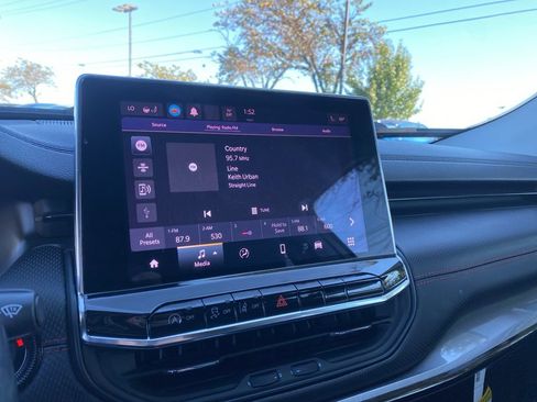 Used 2022 Jeep Compass Trailhawk w/ Trailhawk Convenience Group image 15