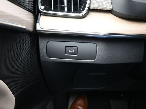 New 2026 Volvo XC90 B6 Ultra w/ Protection Package Premier image 29