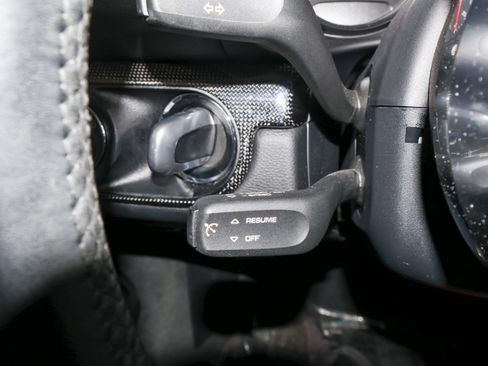 Used 2019 Porsche 718 Cayman RWD image 25