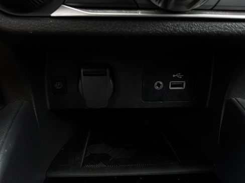 Used 2025 Nissan Versa SV FWD image 23