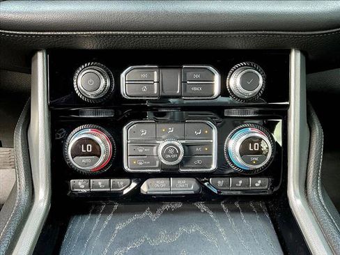 Used 2021 GMC Yukon Denali w/ Denali Premium Package image 22