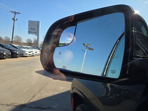 Used 2024 Jeep Wagoneer Series II image 30