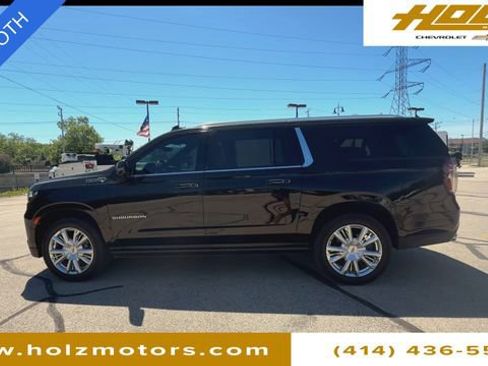 Certified 2022 Chevrolet Suburban High Country w/ Premium Package AWD/4WD image 5