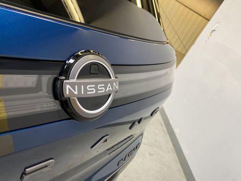 Used 2025 Nissan Murano Platinum w/ Cargo Package image 16