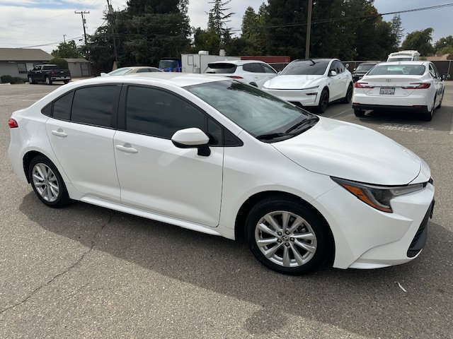 Used 2024 Toyota Corolla LE w/ LE Convenience Package FWD image 12