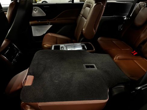 Used 2025 Lincoln Aviator Reserve w/ Equipment Group 201A image 32