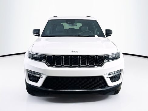 Used 2024 Jeep Grand Cherokee Limited image 2