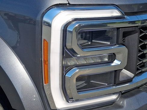 Used 2023 Ford F450 Limited w/ FX4 Off-Road Package AWD/4WD image 9