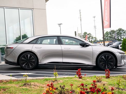Used 2024 Lucid Air Pure RWD image 10