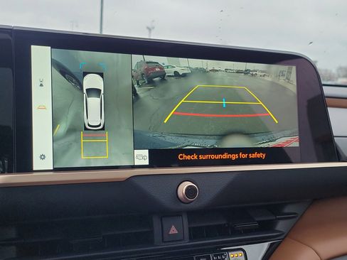 New 2025 Toyota Crown Signia image 25