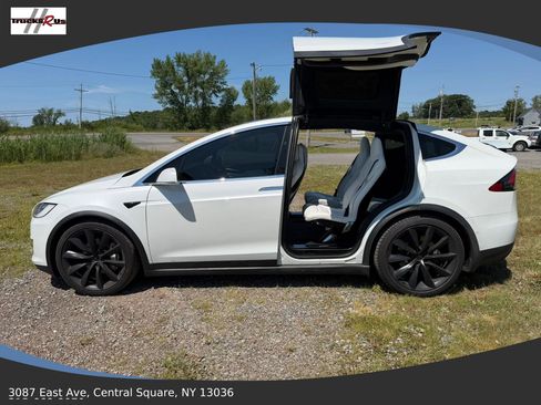 Used 2016 Tesla Model X 90D AWD/4WD image 18